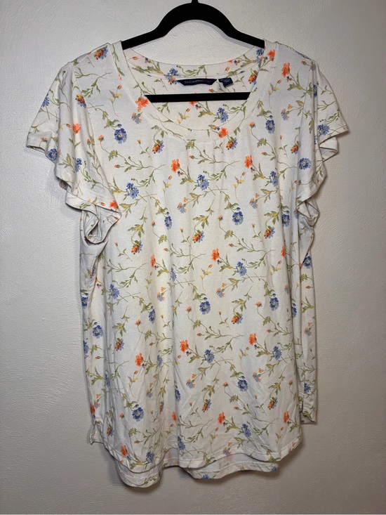 Isaac Mizrahi Tops - Isaac Mizrahi White Tee with Blue and Orange Floral Print